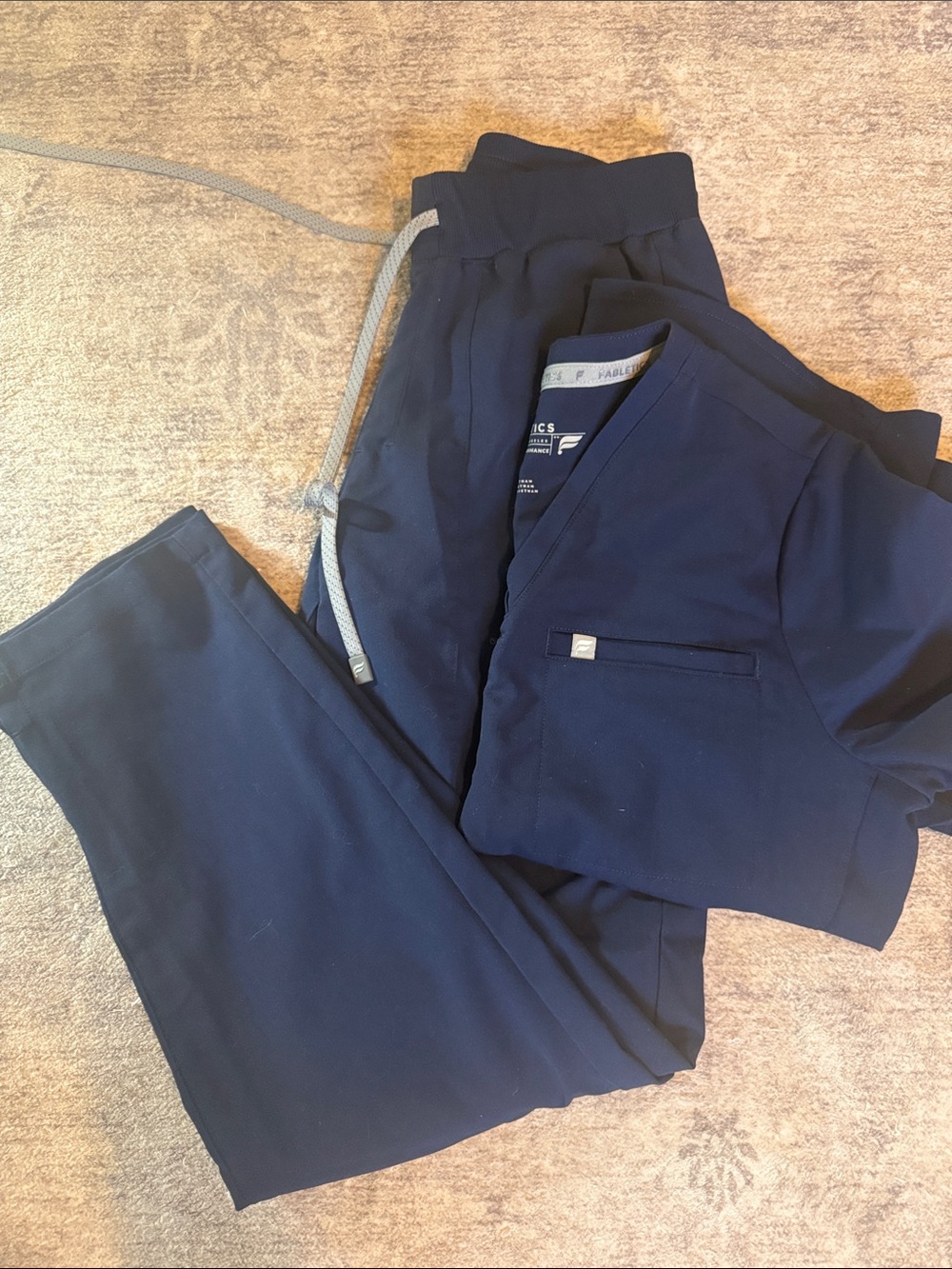 FABLETICS- Women’s Scrub Top XS & Bottom XS short